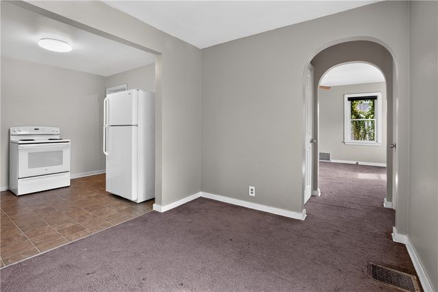 2137 Village Dr, Wilkinsburg, PA 15221