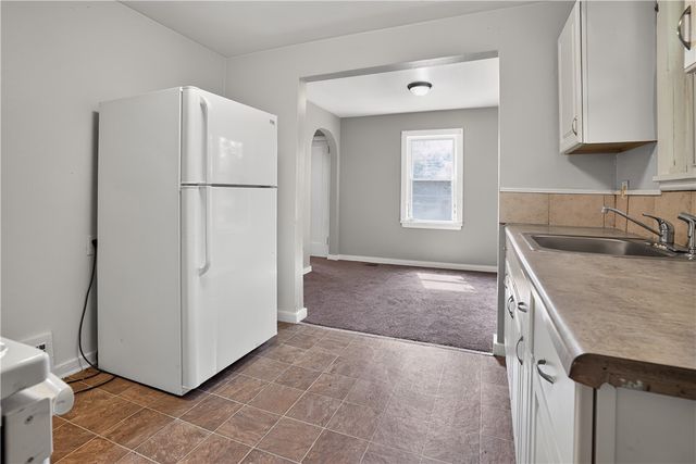 2137 Village Dr, Wilkinsburg, PA 15221