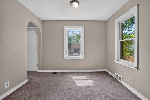 2137 Village Dr, Wilkinsburg, PA 15221