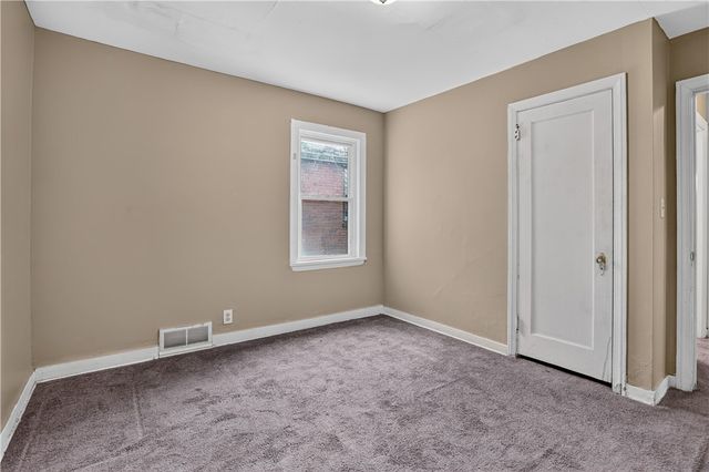 2137 Village Dr, Wilkinsburg, PA 15221