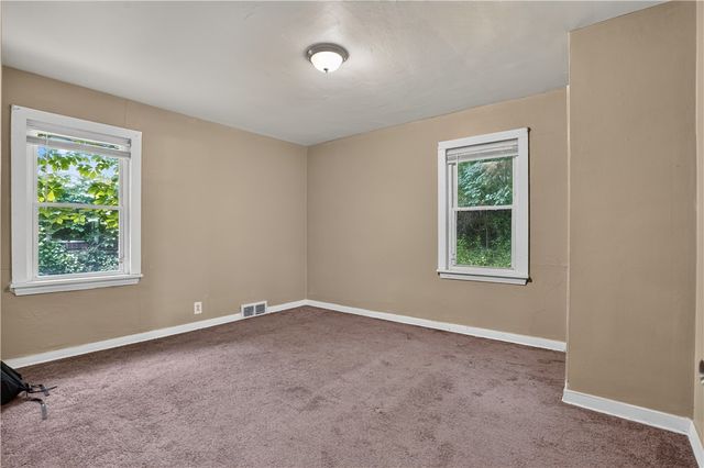 2137 Village Dr, Wilkinsburg, PA 15221