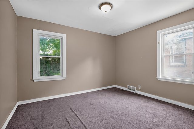 2137 Village Dr, Wilkinsburg, PA 15221