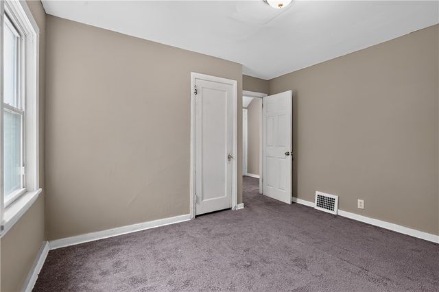 2137 Village Dr, Wilkinsburg, PA 15221