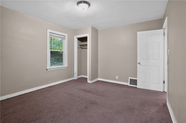 2137 Village Dr, Wilkinsburg, PA 15221
