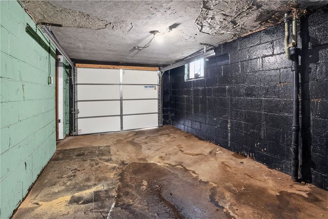 2137 Village Dr, Wilkinsburg, PA 15221