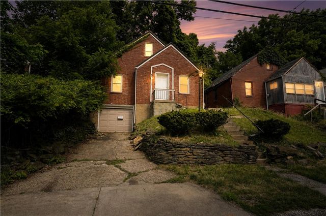 2137 Village Dr, Wilkinsburg, PA 15221
