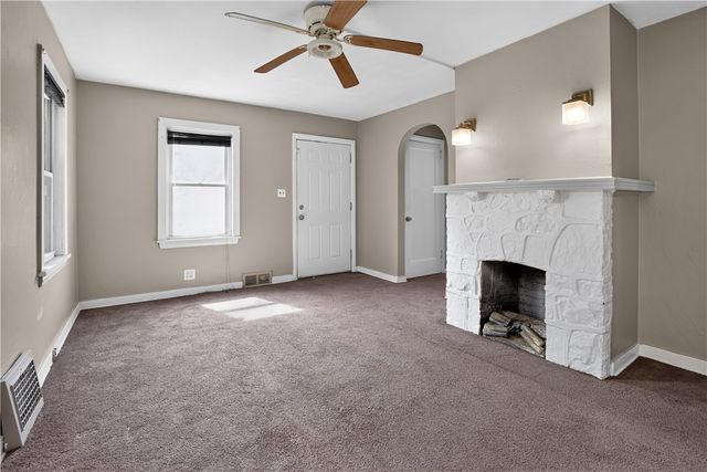 2137 Village Dr, Wilkinsburg, PA 15221