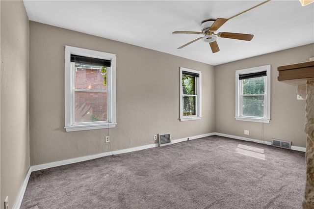 2137 Village Dr, Wilkinsburg, PA 15221