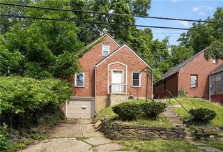 2137 Village Dr, Wilkinsburg, PA 15221