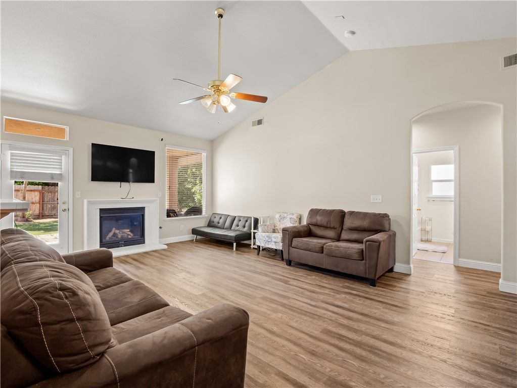 Image 11 of property listing at 6249 W Dovewood, Fresno, CA 93723