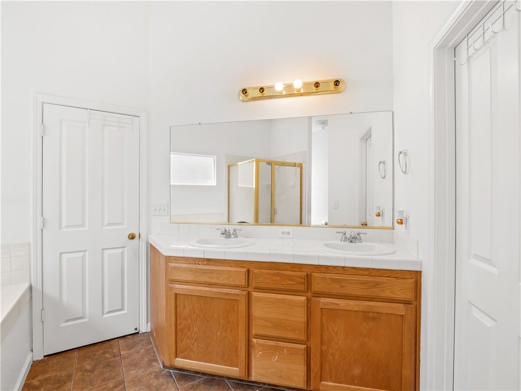 Image 20 of property listing at 6249 W Dovewood, Fresno, CA 93723
