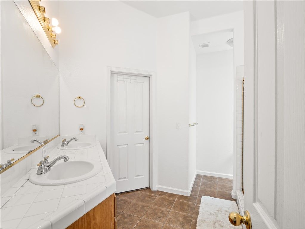 Image 21 of property listing at 6249 W Dovewood, Fresno, CA 93723