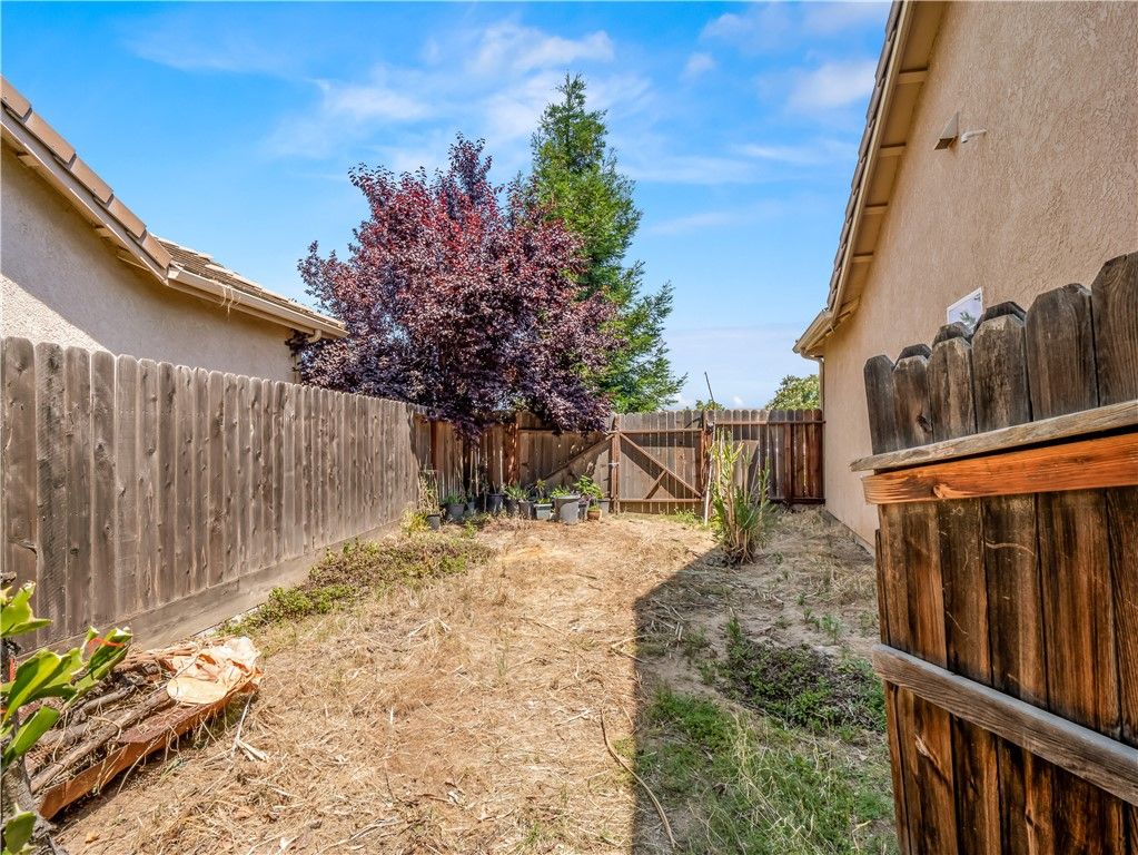 Image 28 of property listing at 6249 W Dovewood, Fresno, CA 93723