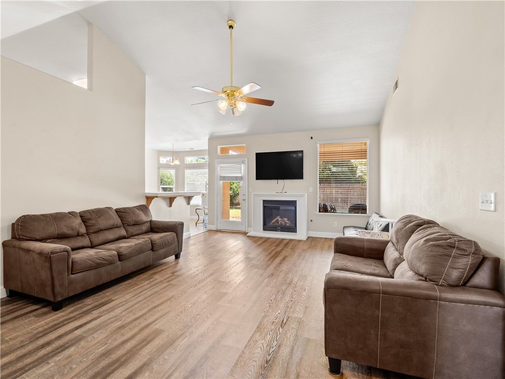 Image 8 of property listing at 6249 W Dovewood, Fresno, CA 93723