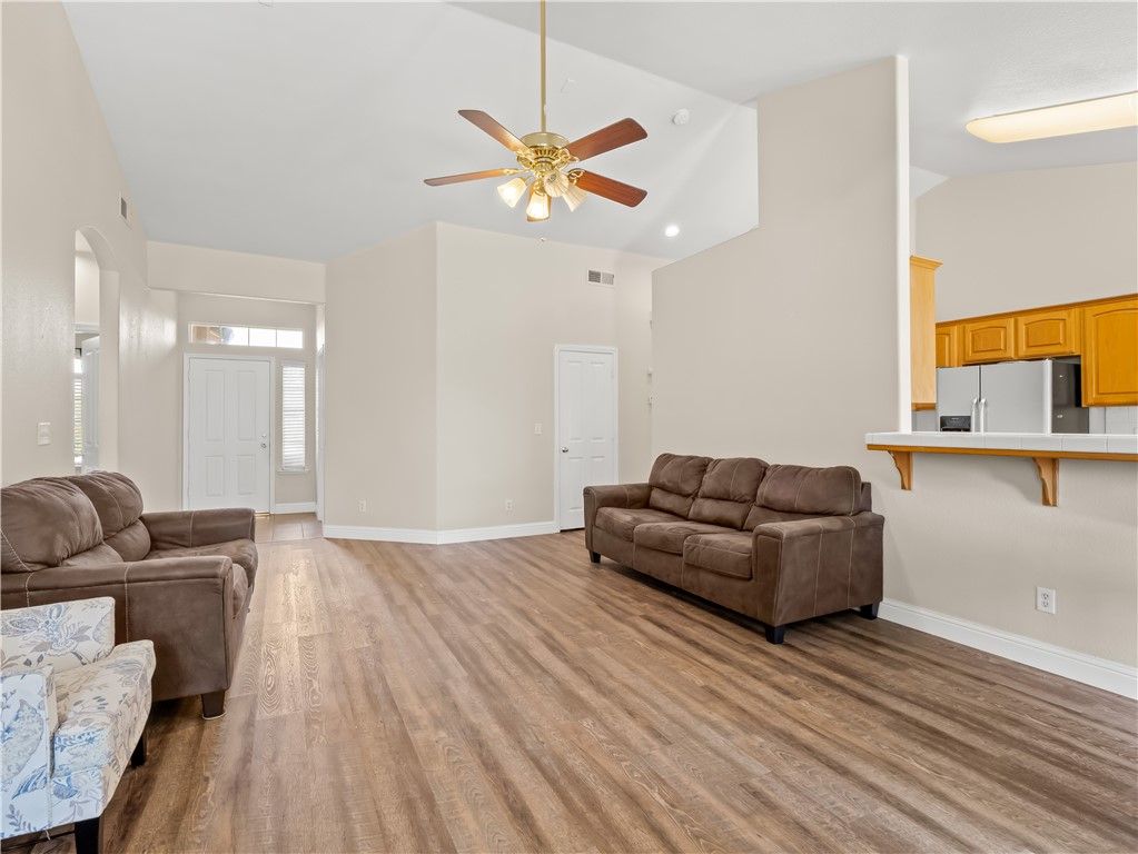 Image 9 of property listing at 6249 W Dovewood, Fresno, CA 93723