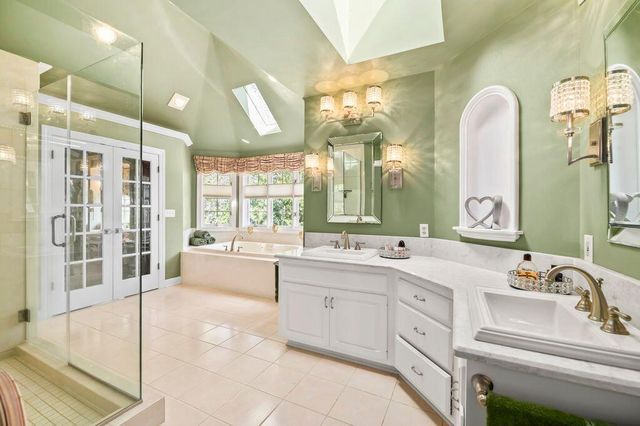 2820 Norman DRIVE, Brookfield, WI 53045