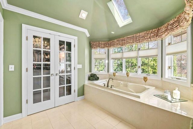 2820 Norman DRIVE, Brookfield, WI 53045