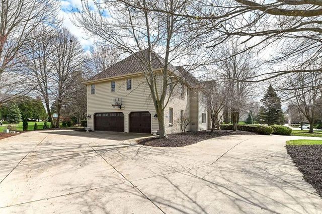 2820 Norman DRIVE, Brookfield, WI 53045