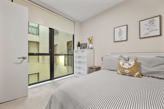 121 Portland 605, Boston, MA 02114