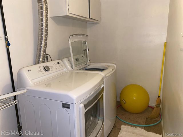 18339 University Park Drive, Livonia, MI 48152