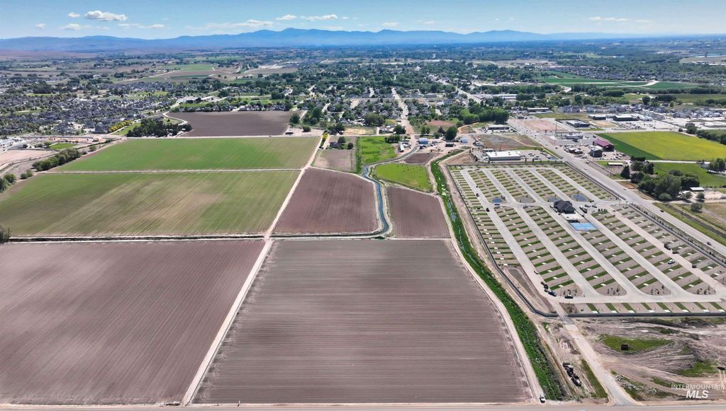 000 Emmett Road, Middleton, ID 83644