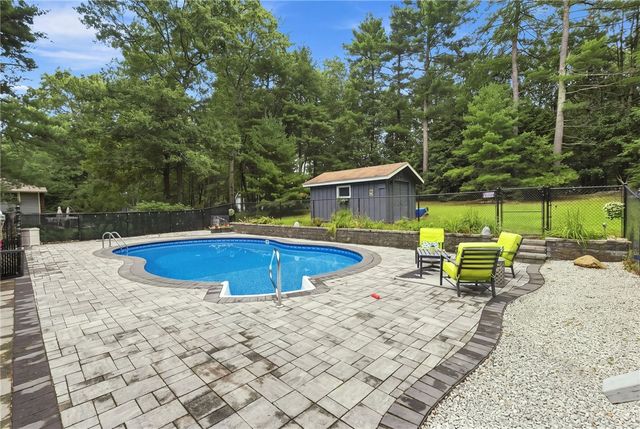 119 Wood Cove Drive, Coventry, RI 02816