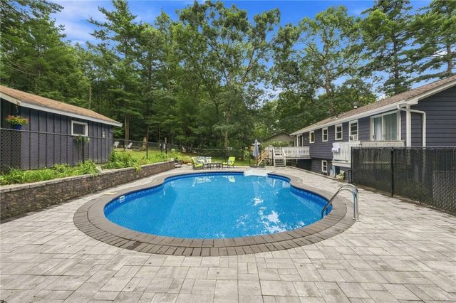 119 Wood Cove Drive, Coventry, RI 02816