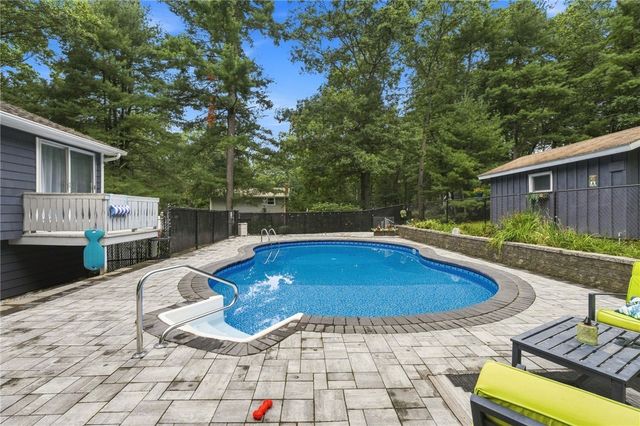 119 Wood Cove Drive, Coventry, RI 02816