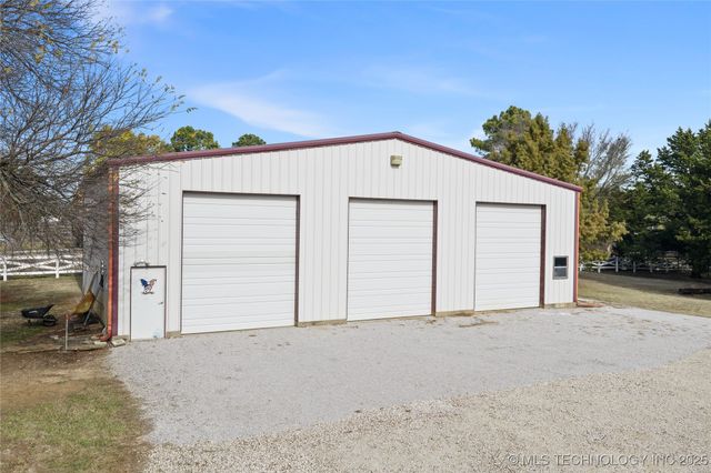 13946 Bear Run, Kingston, OK 73439