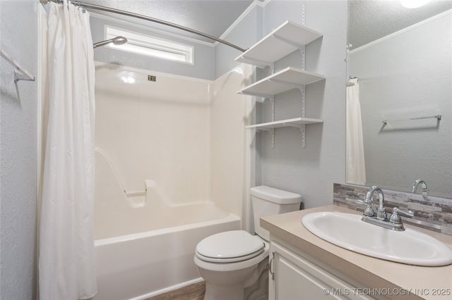 13946 Bear Run, Kingston, OK 73439