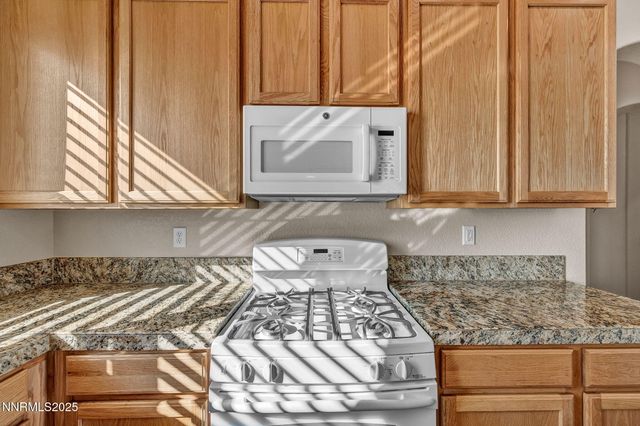 823 Gullane Court, Dayton, NV 89403