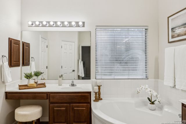 634 Aster Trail, San Antonio, TX 78256