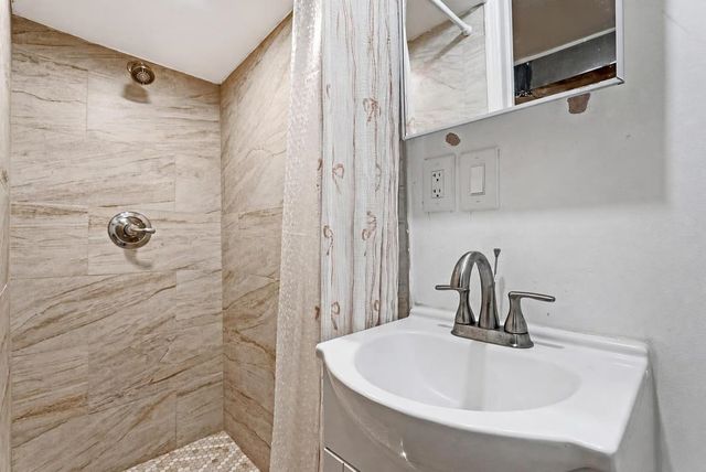 257 WOODLAWN AVE, Jc, Greenville, NJ 07305