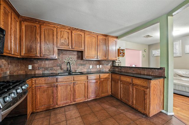 3429 Hampshire Boulevard, Fort Worth, TX 76103