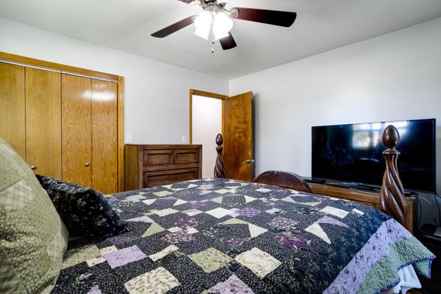 808 Westview Dr, Mulvane, KS 67110