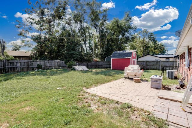 808 Westview Dr, Mulvane, KS 67110