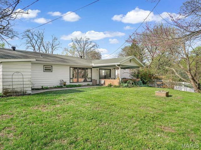 671 Notre Dame Avenue, Edwardsville, IL 62025
