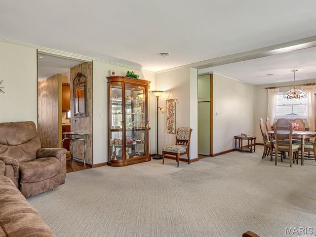 671 Notre Dame Avenue, Edwardsville, IL 62025