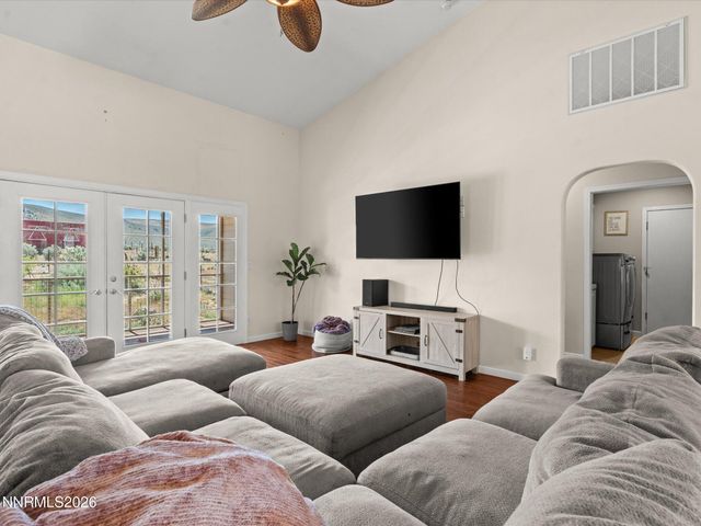 60 Horseshoe Circle, Reno, NV 89508
