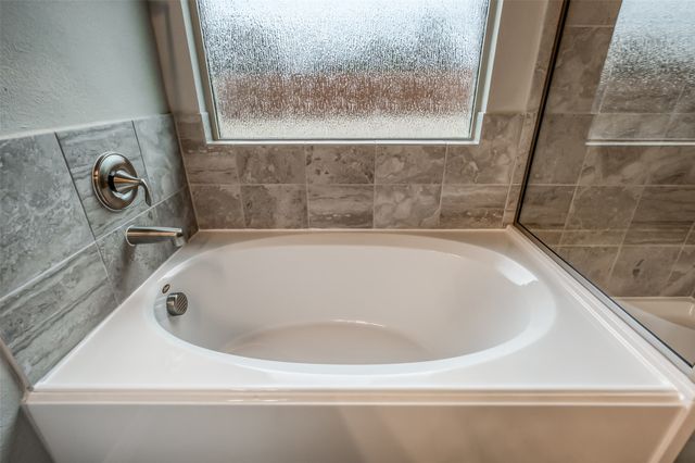 638 Devonshire Lane, Fate, TX 75189