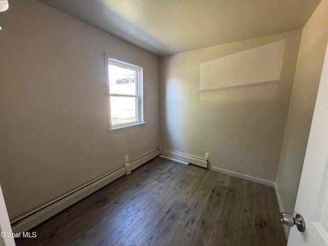 2 McLoughlin Lane, Troy, NY 12180