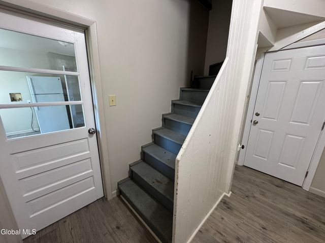 2 McLoughlin Lane, Troy, NY 12180