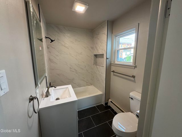 2 McLoughlin Lane, Troy, NY 12180