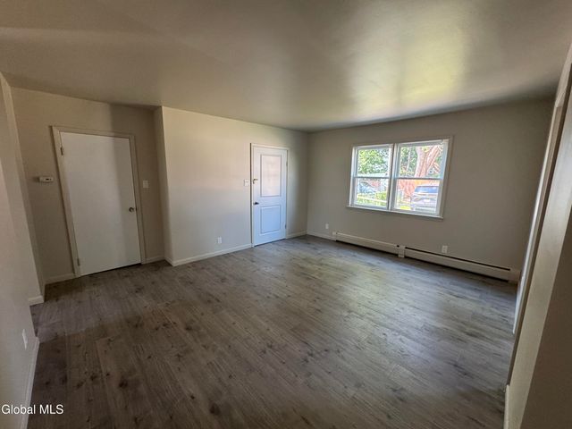 2 McLoughlin Lane, Troy, NY 12180