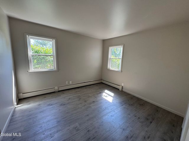 2 McLoughlin Lane, Troy, NY 12180