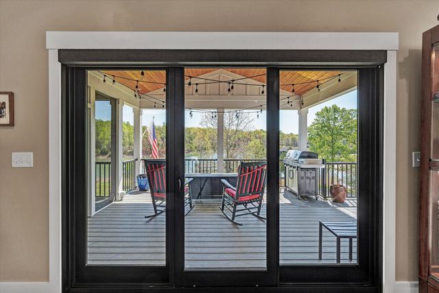 1112 Coves End RD, Huddleston, VA 24104