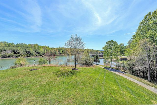 1112 Coves End RD, Huddleston, VA 24104
