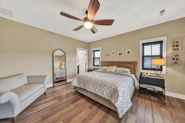 1112 Coves End RD, Huddleston, VA 24104