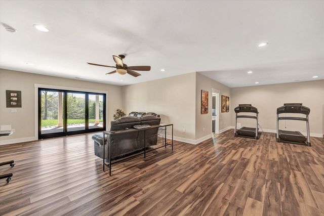 1112 Coves End RD, Huddleston, VA 24104