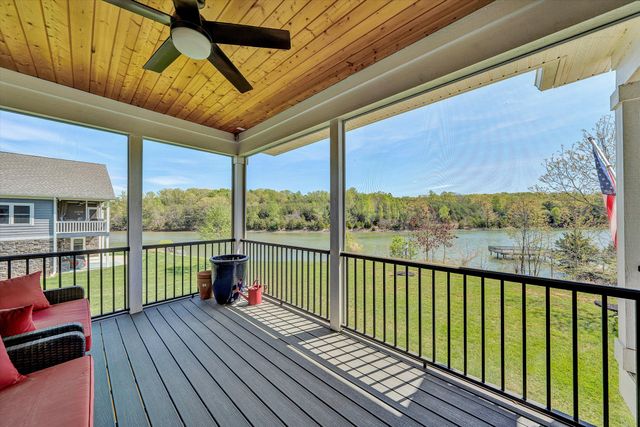 1112 Coves End RD, Huddleston, VA 24104